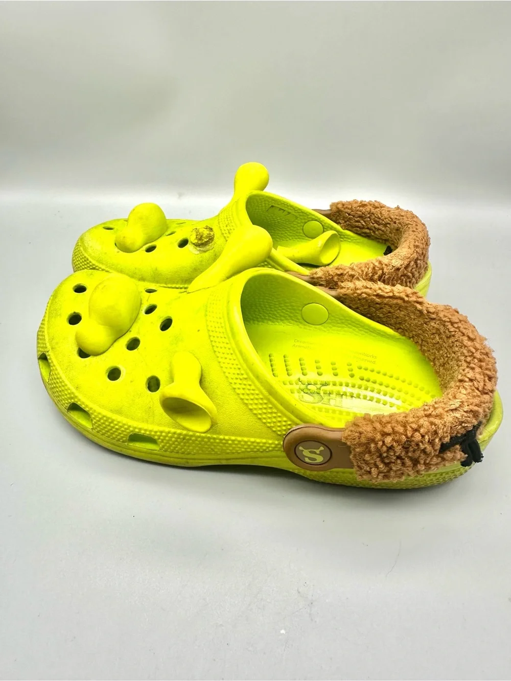 Crocs Classic Clog Shrek DreamWorks Lime Green Kids J6 Nose Shoes Missing Ear
